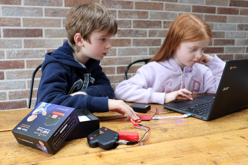 BBC Doctor Who HiFive Inventor tweet media