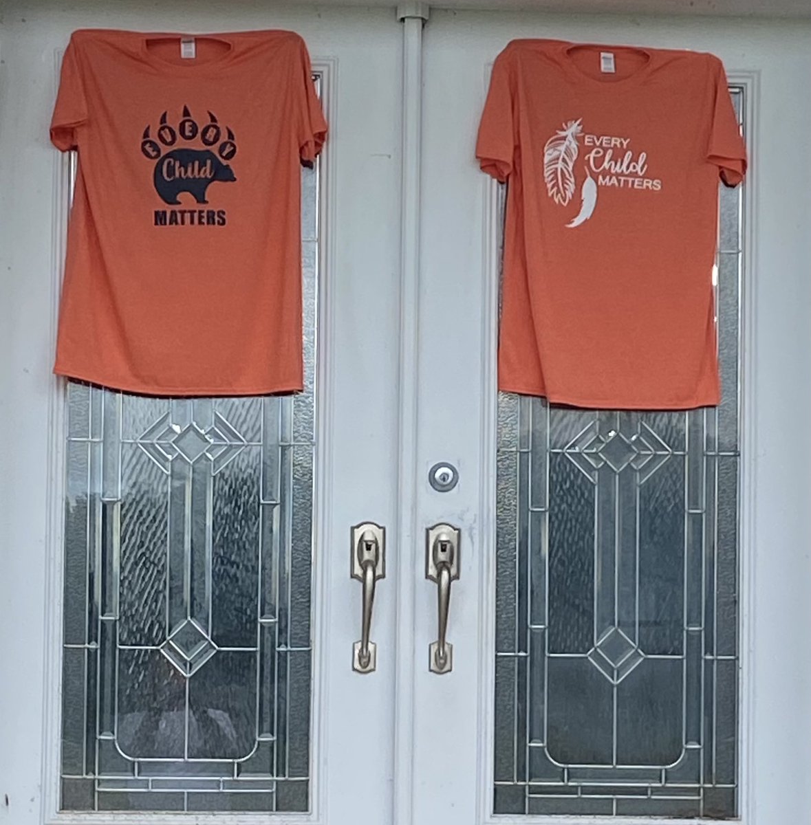 ldtscheuneman's tweet photo. #reconciliation. Our front door. We stand in solidarity with our indigenous friends and neighbours. https://t.co/KgP6BdMd1f