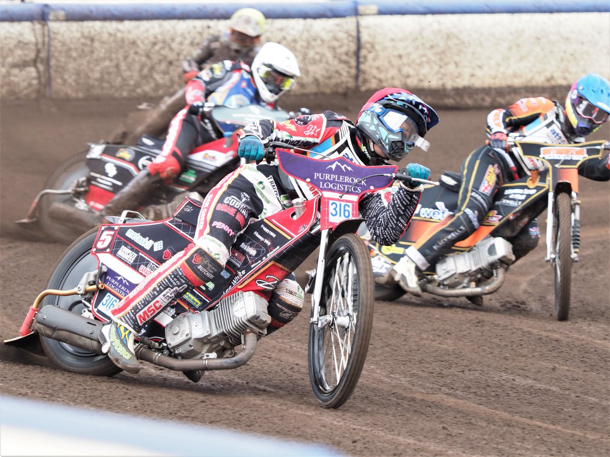 🚨  It was a meeting that TV pundit <a href="/Kelvin_Tatum/">Kelvin Tatum MBE</a> would have described as “out of the top draw.” 

Our track photographer <a href="/ian_rispin/">Ian Rispin</a> was on hand to capture how Scorpions v Edinburgh unfolded on Sunday afternoon.

View the full selection here  ➡️  scunthorpe-speedway.com/?p=12744