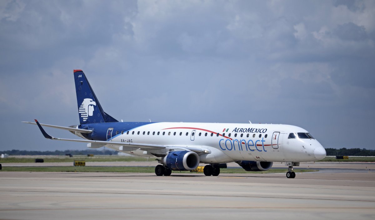 DFWAirport's tweet photo. ¡Hola @Aeromexico! Today, we're welcoming back the carrier's daily non-stop service to the Mexico City (MEX)! 🇲🇽 https://t.co/bzlJpzRZFj