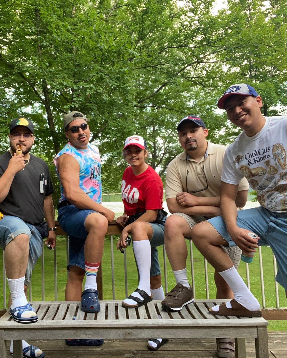 _s_y_d_n_e_y's tweet photo. Do y’all darty like us? 🍻🇺🇸 #dadparty https://t.co/4l7dtBkybs