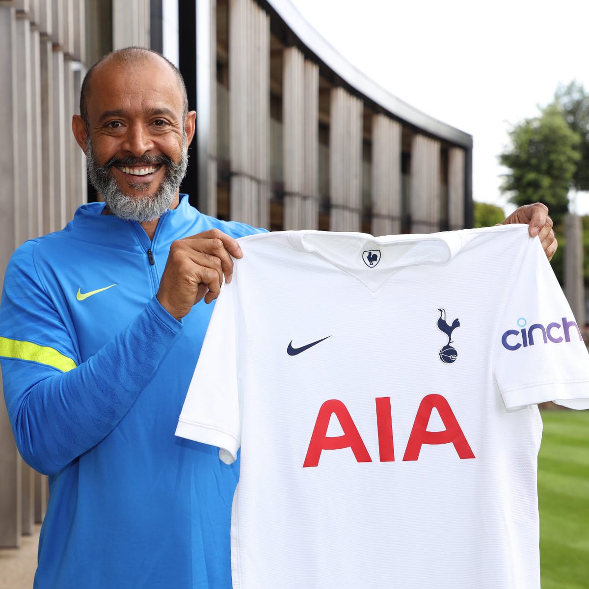 CodigoPremier's tweet photo. #Tottenham 
Nuno Herlander Simões Espírito Santo es el nuevo Director Técnico de los #Spurs.

Con un contrato de dos años, el portugués llega a Londres con un proyecto deportivo a mediano plazo en principio.

Sorpresiva contratación que despierta interés en los seguidores de #PL https://t.co/CQ7TuTC2M6