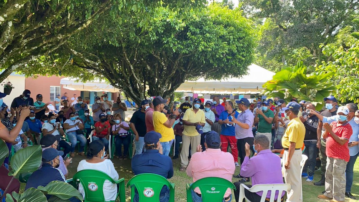 ConfiamosA's tweet photo. Confiamos en  #Abel

El Aspirante a la Presidencial Abel Martínez se reúne con los productores de arroz del Bajo Yuna, Provincia Duarte. 

#Abel24
#ConfiamosenAbel 
#AbelMartinez https://t.co/CqH0SRydF0