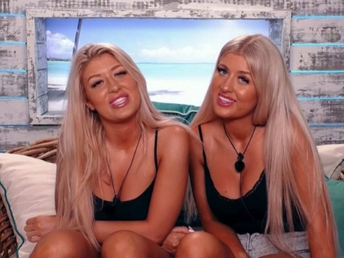 Shereenfeltonx's tweet photo. Brad: finds chloe most attractive and faye least attractive

Chloe and faye:

#LoveIsland https://t.co/mnuAxLHavX