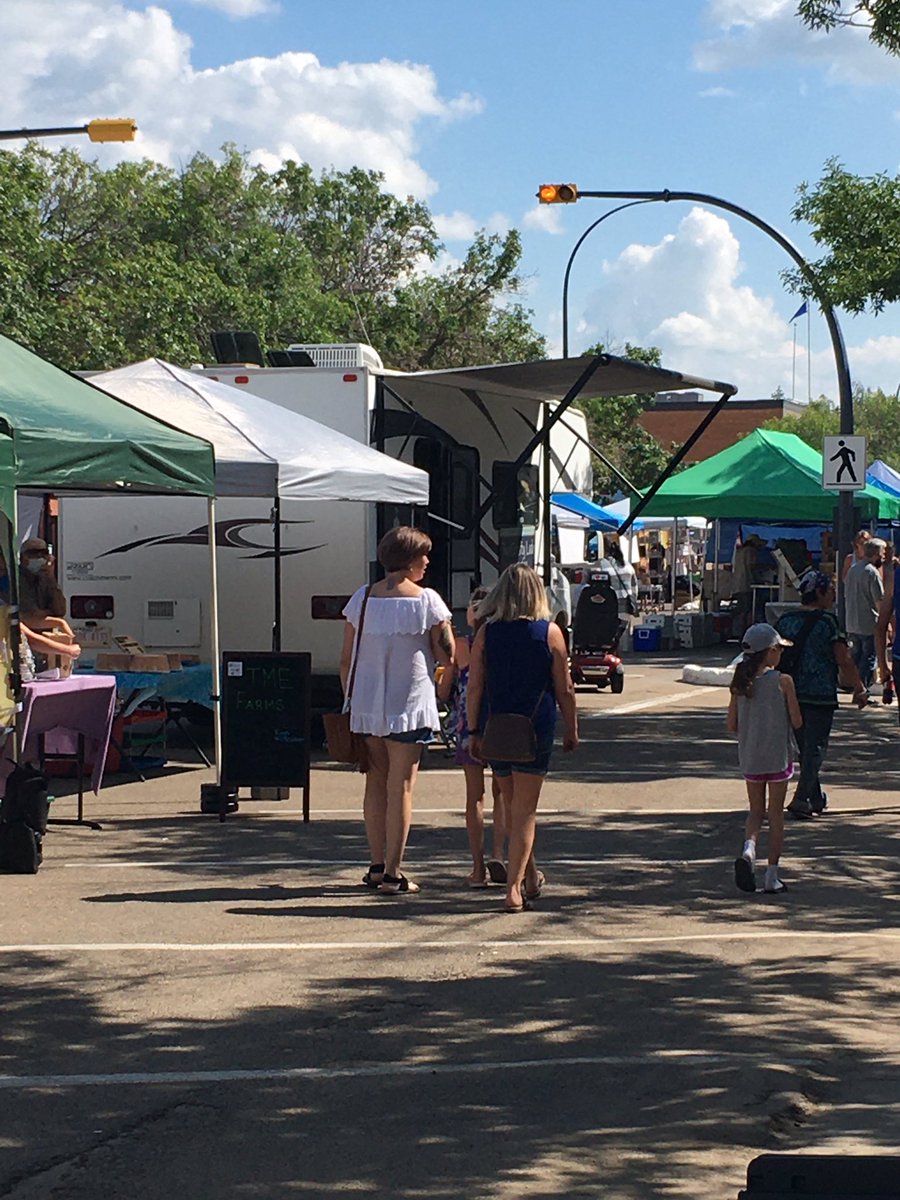 Thursdays mean market day! Plan to head downtown tomorrow July 1st for some shopping, food and entertainment! #farmersmarket #shoplocal #downtowncamrose #explorecamrose