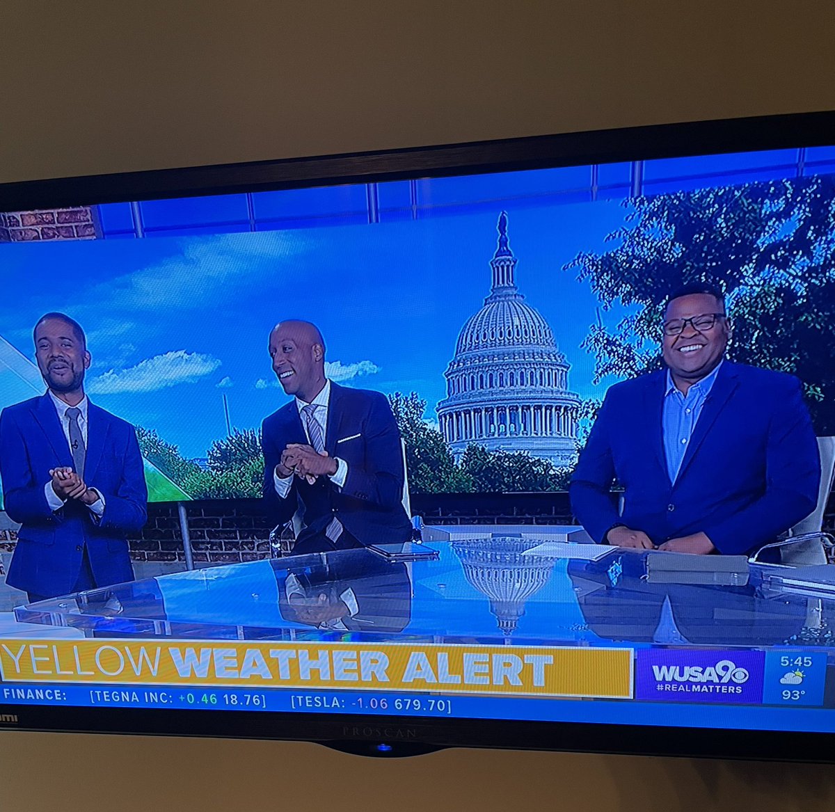 MissConnieToYou's tweet photo. #BlackGuyMagic @wusa9 5 p.m. #broadcast #news

Y’all 👏🏽 betta 👏🏽 get 👏🏽 it👏🏽! 😁

@LorenzoHall @LarryMillerTV @chesterlampkin https://t.co/3jxbCCbaJ2