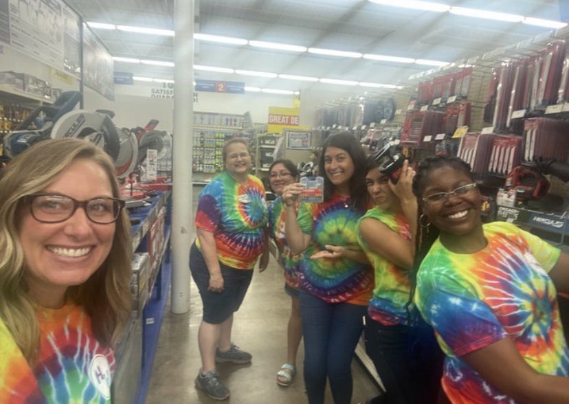 HeberHunt's tweet photo. Heber Hunt Photo Hunt: Picture in a store 
#oneteamonedream #hhphotohunt https://t.co/zH7RZpfZEb
