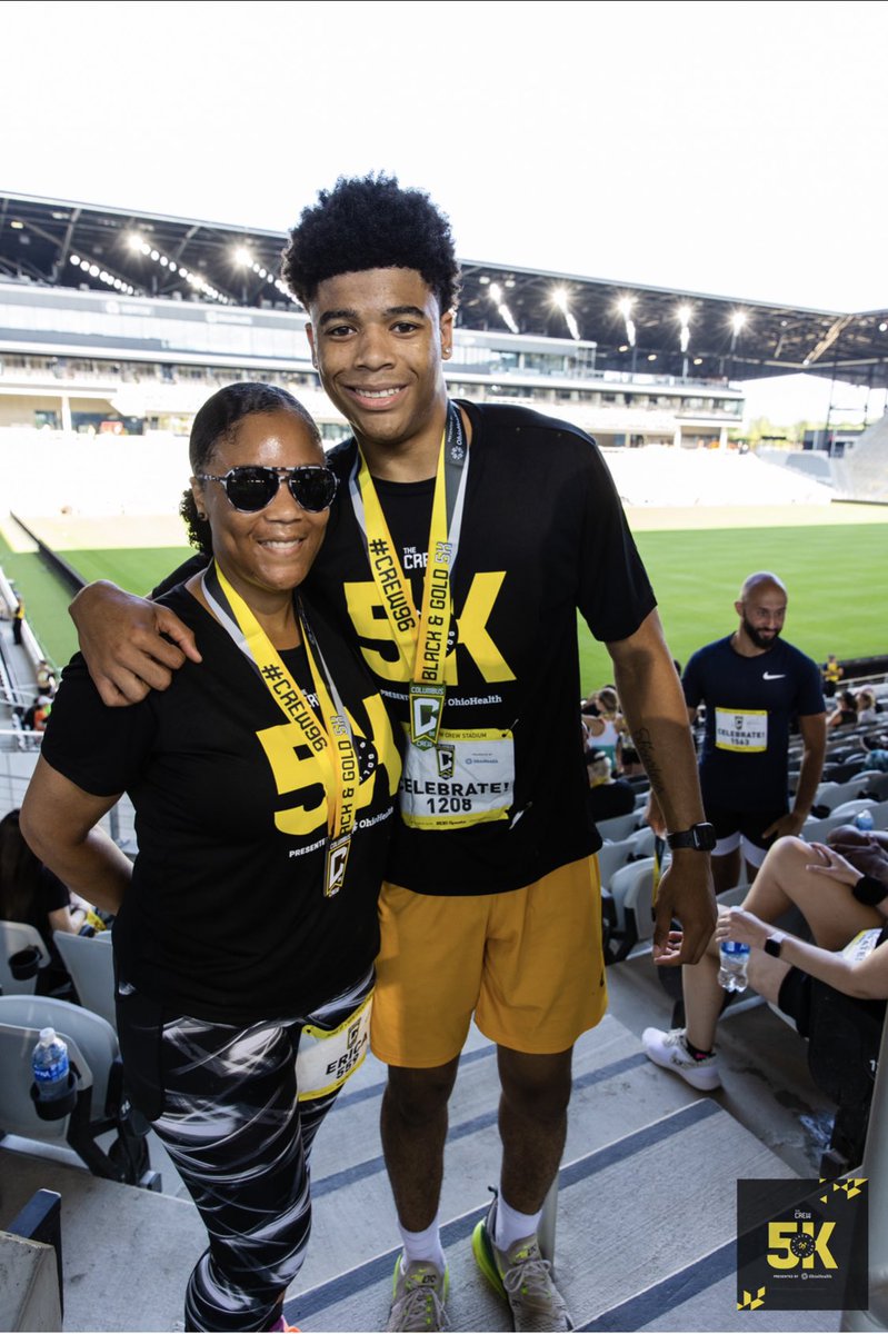 JustErica44's tweet image. Official Black & Gold 5K Race photos with @SWilloughby_10. These are so good! Thank you for a great event! @ColumbusCrew @M3SSports #Crew96 #Black&Gold5k #M3SSports