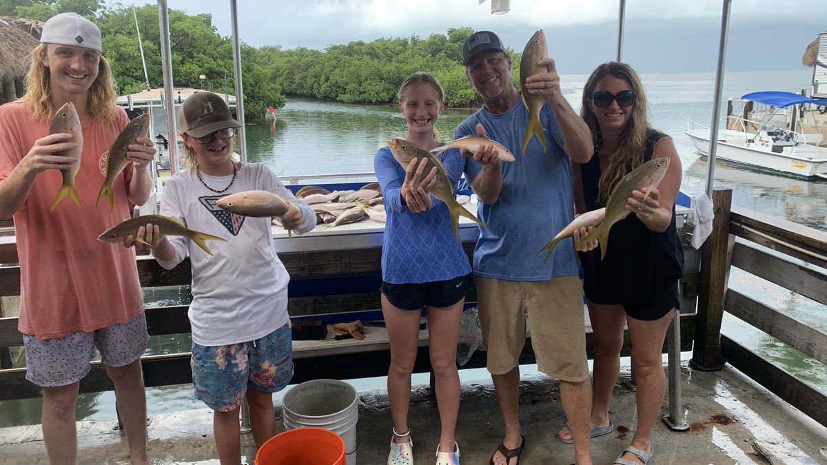 ChiefDogKevin's tweet photo. #catchoftheday #keywest #fishing #flkeys #limitedout #yellowtailsnapper #kneedeepcharters #geigerkeymarina https://t.co/aWiTYgniwf