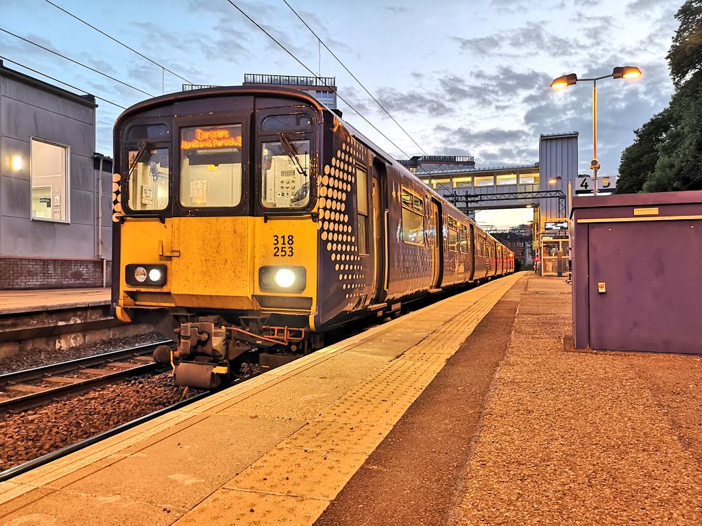 DownOnTheStour's tweet photo. DOTS: 'I'll stay in the hotel tonight and tweet about the rest of my day.' π
Brain π§ 'But you haven't ridden a 320, 334 or a 318 yet' π
Evening from the Glasgow Local lines π
π΄σ §σ ’σ ³σ £σ ΄σ Ώ
#DOTSontour #class334 #class318 #class320 #railtwitter #trains #railwayphotography @ScotRail https://t.co/BsaXaCfxQV