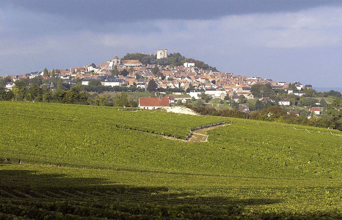 Sancerre, dans le Cher, élu Village préféré des Français 2021 bfmtv.com/people/tv/sanc…