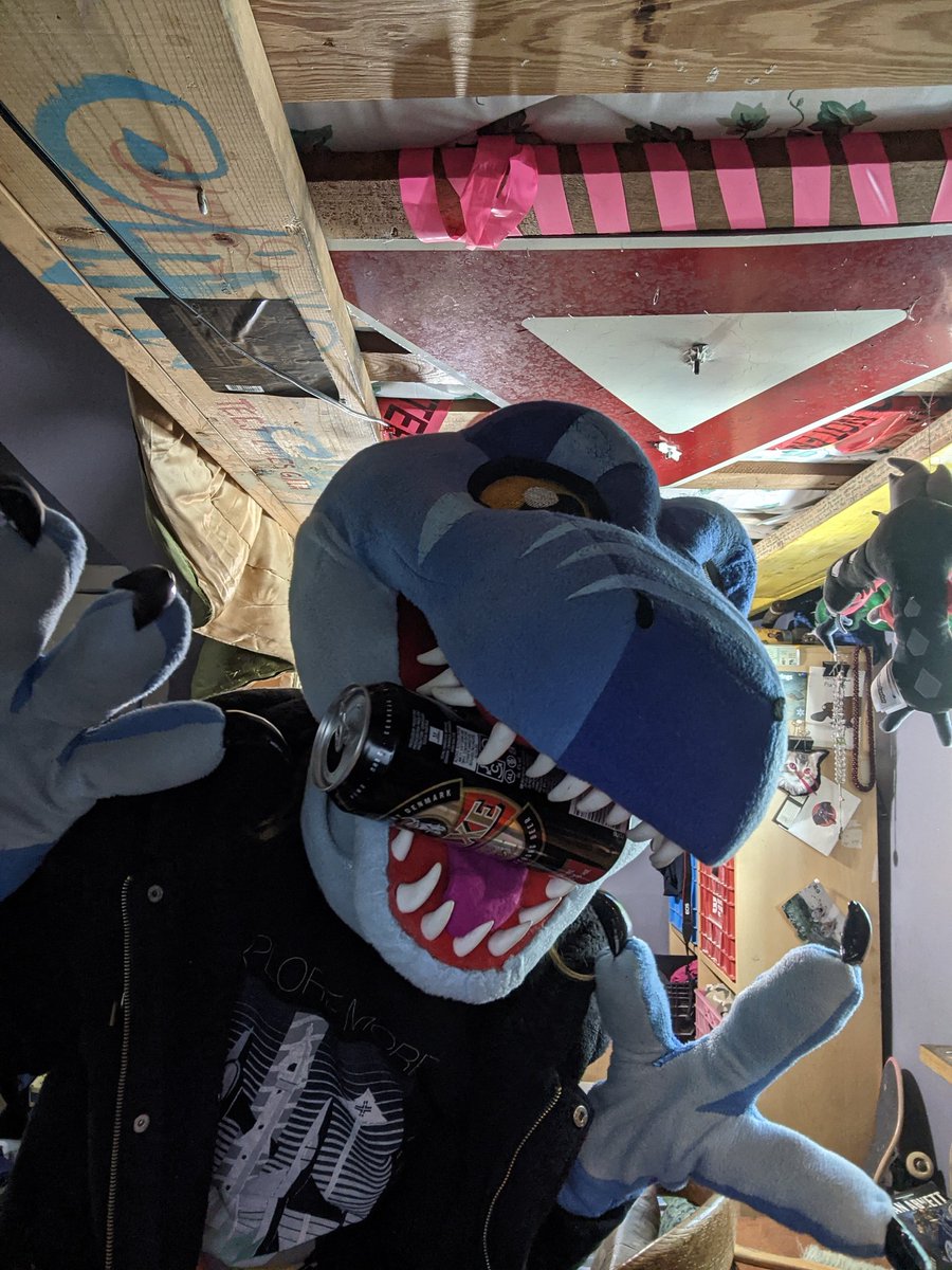 MadDogEleven's tweet photo. disappointed that there isn't an official #faxebeer account, but we should make the #Faxeraptor a thing. https://t.co/tEVkz0tILj