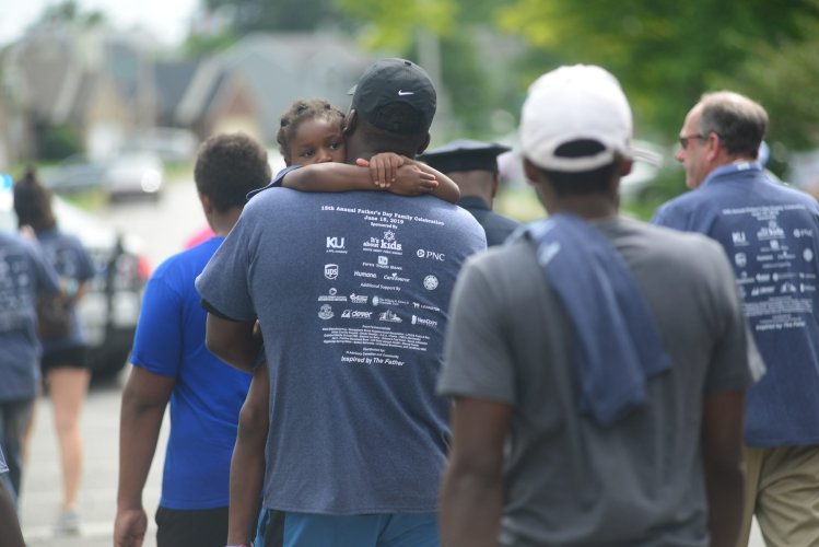 LFdns's tweet photo. Father absence is causally related to negative outcomes in children, families, and communities. Seeing these effects, Lexington Leadership Foundation is working to invest in fathers and change the community.

Read more about it at:
https://t.co/oligbnzVCE https://t.co/JYtEfdsjSU