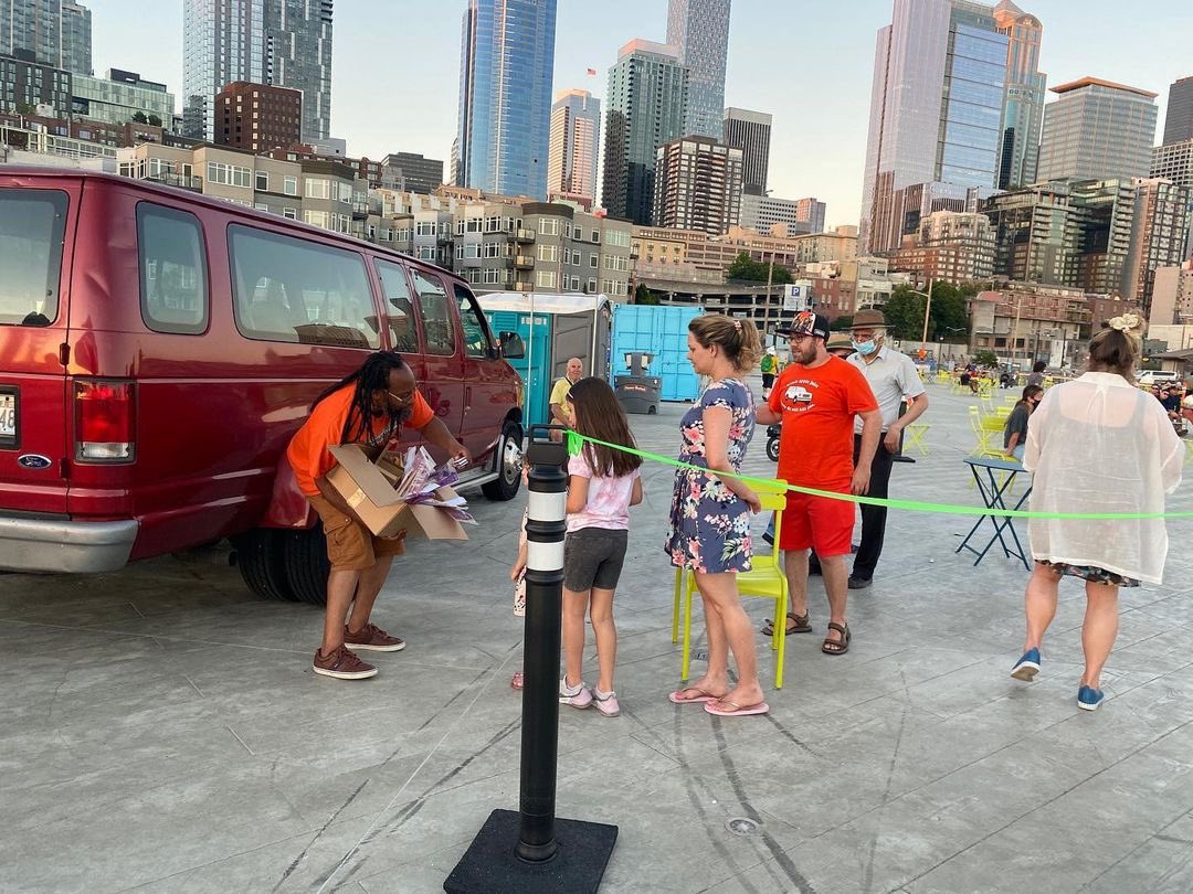 RainierAveRadio's tweet photo. Some great #makemusicdayseattle moments at the @SeattleWaterfnt!

@makemusicday #makemusicday2021 #summersolstice #livestream on https://t.co/Yrz7Kg1N5z &amp; @makemusicsea 

Thx @friendsWFS @seaurbanleague @kcpubhealth @EarshotJazz @shunpikearts @DGTLbeats @KZmusicMedia https://t.co/2m5K2fQU90