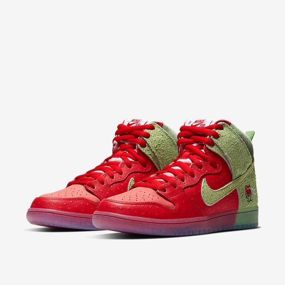 CFinestKickz's tweet photo. Nike SB Dunk High Pro QS 'Strawberry Cough' 
Official Images https://t.co/8kp3P52vt7