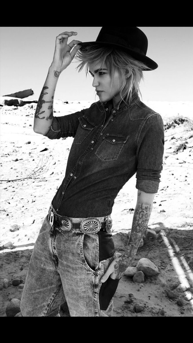 My #WCW is rocking that white hair [drools a bit] and she even smiled.