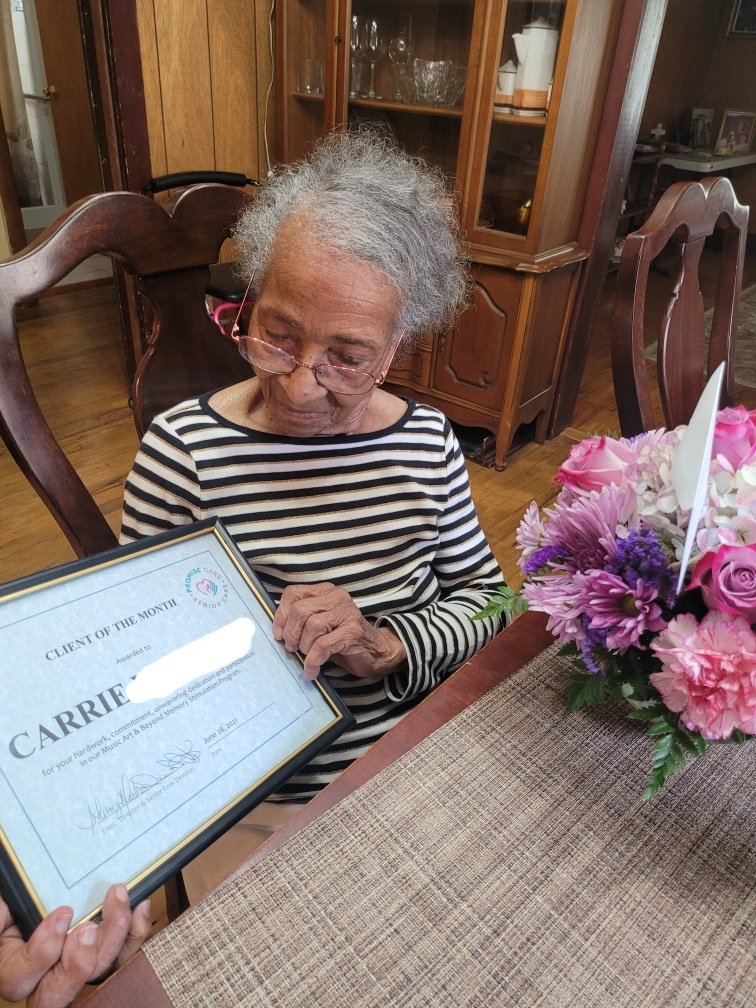 PromiseSenior's tweet image. Congratulations Mrs. Carrie!! 
You've won CLIENT OF THE MONTH for your hardwork, commitment, unwavering dedication and participation in our Music Art &amp;amp; Beyond Memory Stimulation Program. She loves her beautiful flowers in participation of NATIONAL ROSE MONTH!