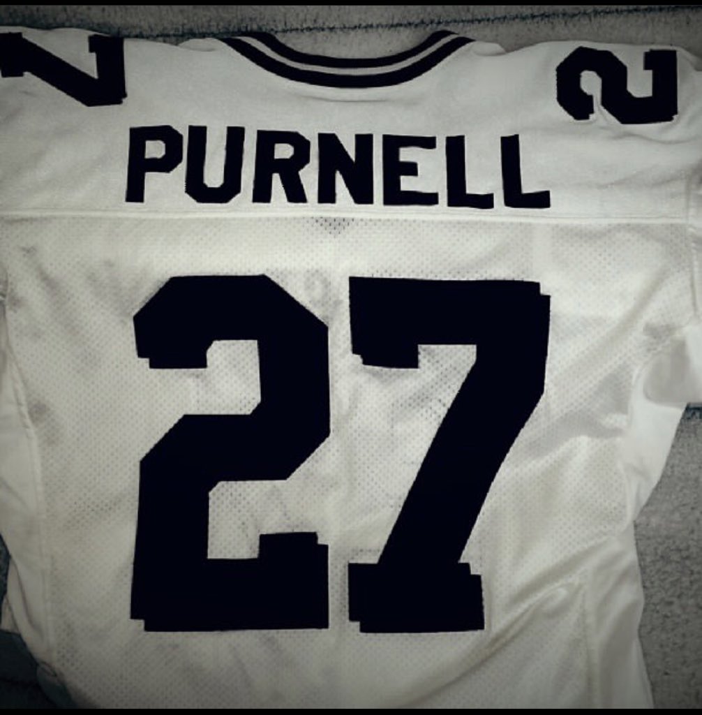 DesmondPurnell's tweet image. Wearing my old #MississippiState Football jersey tonight… hope it brings @HailStateBB some luck in Game 3 of The CWS Finals. Let’s get it! #HailState #WeGotThis #OmaDawgs 🐶