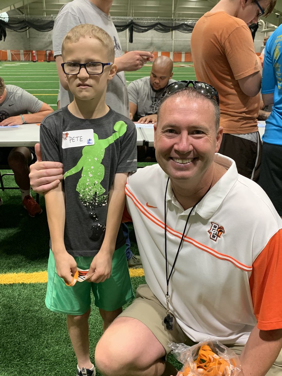Thanks @CoachLoefflerBG and @woodcountydd for a great football camp tonight!  Pete had a great time!
