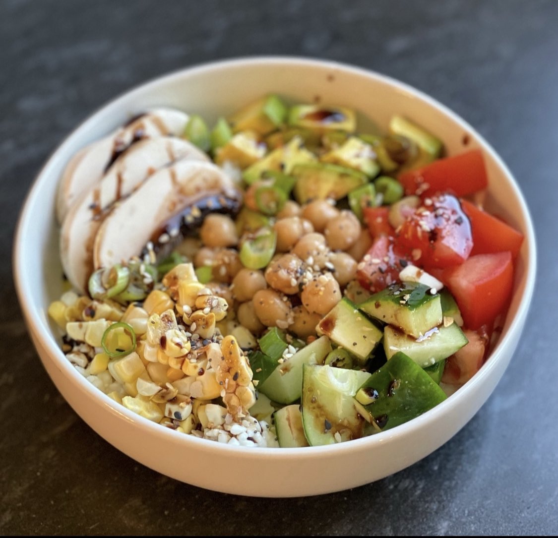 NutritionShari's tweet photo. SAVORY VEGGIE COTTAGE CHEESE PROTEIN BOWLS: Loved this lunch and it’s a great summer option! Gather any veggies and top on cottage cheese. Drizzle w EVOO, balsamic vin and sprinkle w seasoning. Mine was filled w tomatoes, mushrooms, corn, avocado, cucumber, chickpeas, &amp; scallions https://t.co/kMsu7JzX2C