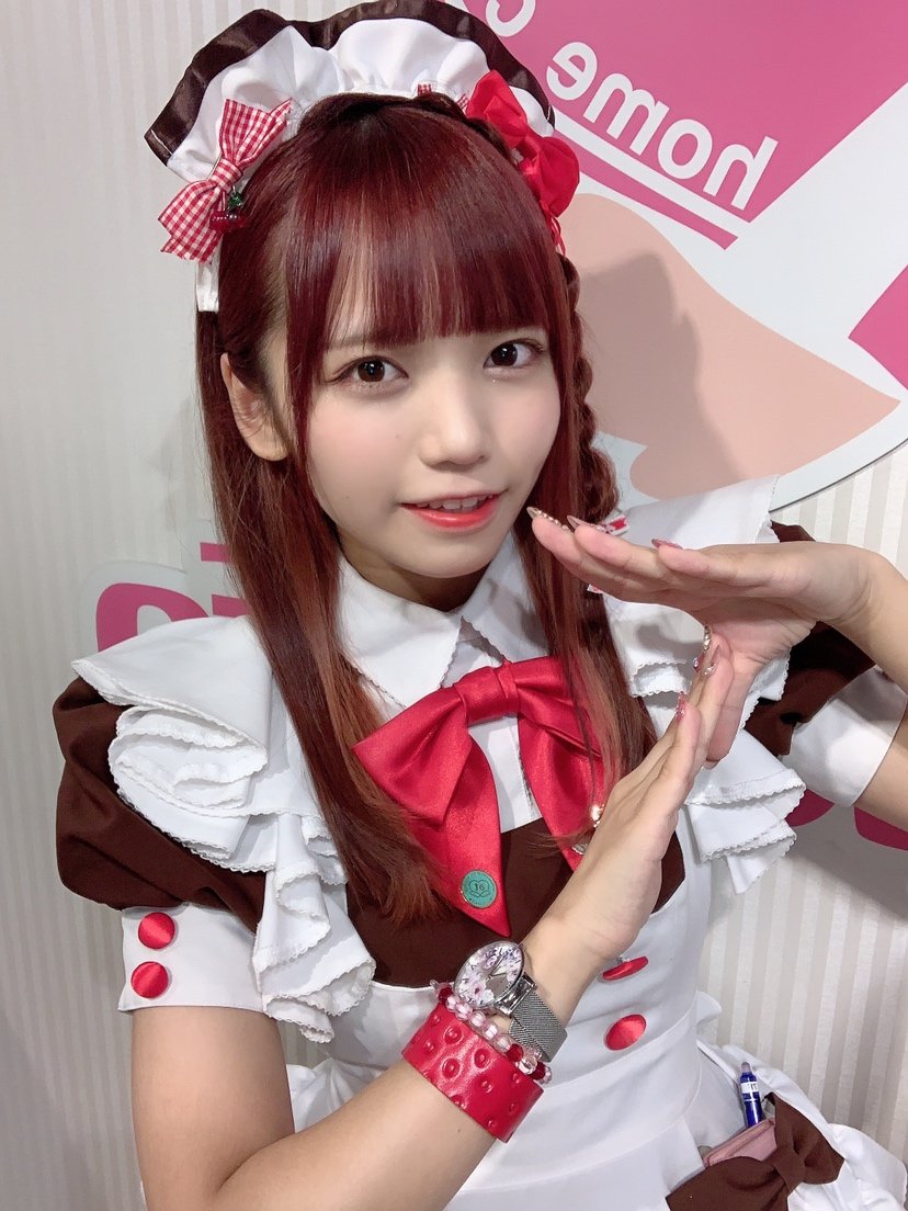 あっとほぉーむカフェプレミアムメイドななせちゃんのアクリルスタンド6体セット あっとほぉーむカフェの全メイドさん 激推し中です プレミアムメイド