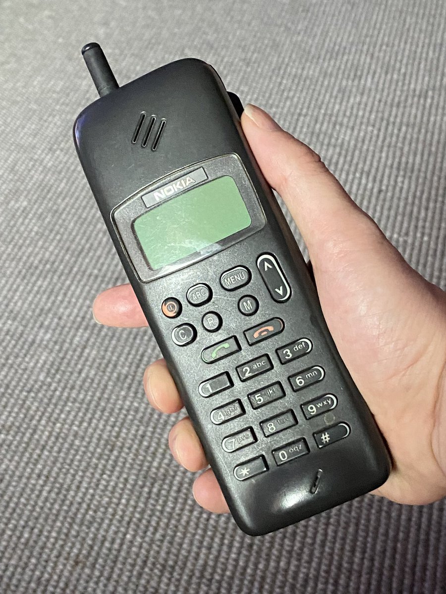 Today, exactly 30 years ago, the world's first GSM call was made, here in Helsinki. Here is my first mobile phone, the Nokia 1011. #Nokia #GSM https://t.co/qheNuSCsyI