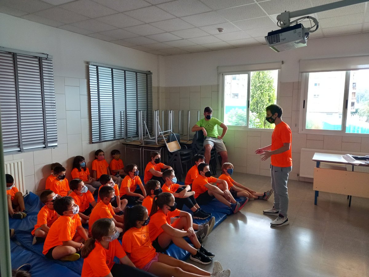 Ayer en el Campus Boskozaleak contamos con la presencia de José Manuel profesor de <a href="/salescruces/">Salesianos Cruces</a> que nos hablo de su otra pasión, ser árbitro de baloncesto 🏀.