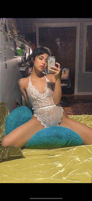 Watch Shea Briar's leaked NSFW photo on TwXstars