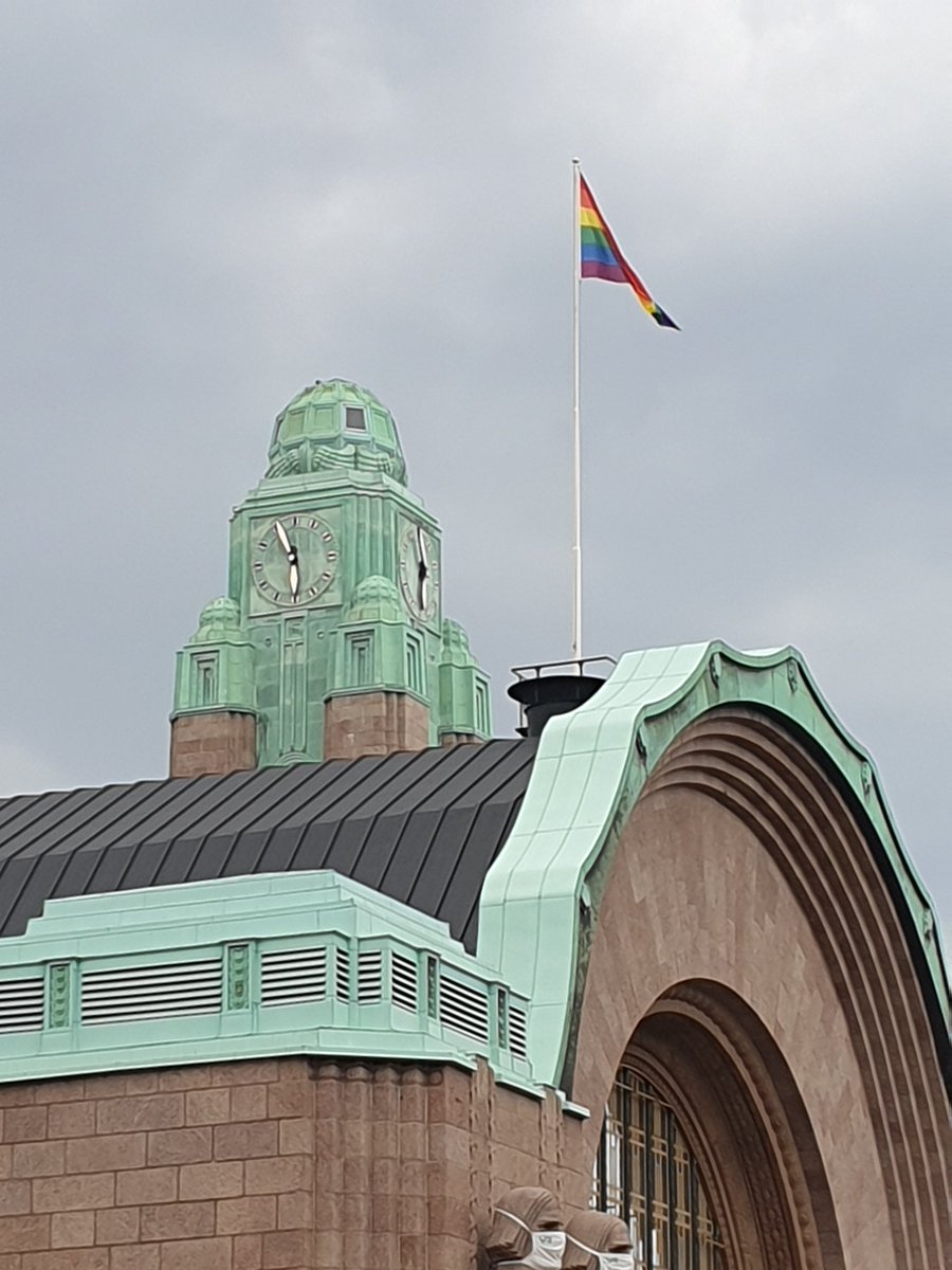 Rainbow flag over Helsinki Central Railway Station https://t.co/iTQHNxrpEu