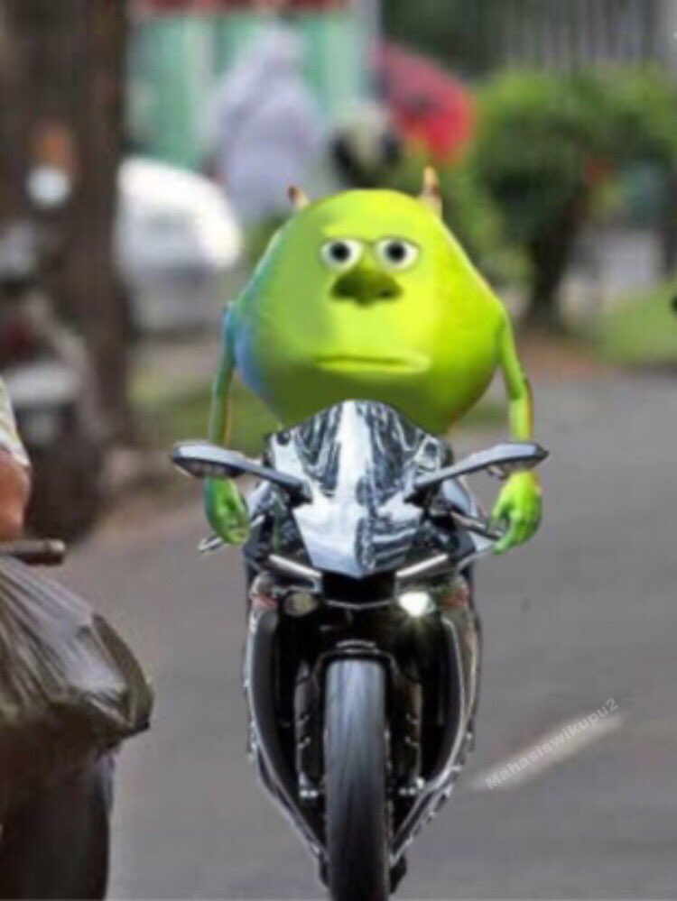 mahasiswikupu2's tweet photo. Naik motor macet depan-depanan sama bak terbuka https://t.co/YuD6FuVxPw