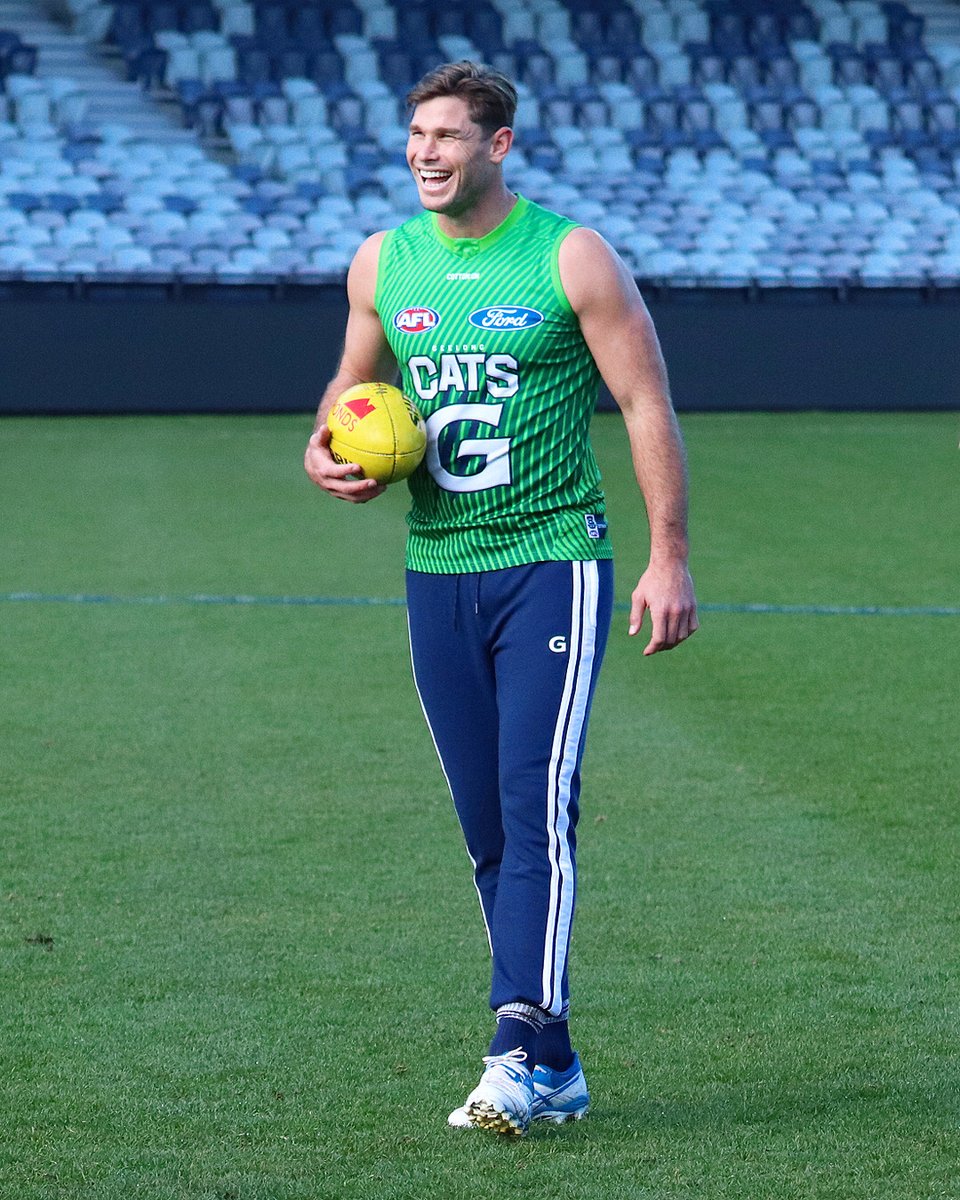 GeelongCats's tweet photo. Maximum comfort 👖 Rate this Tom Hawkins trackies, boots and guernsey combo #GeelongStrong https://t.co/CpT4V3kFws