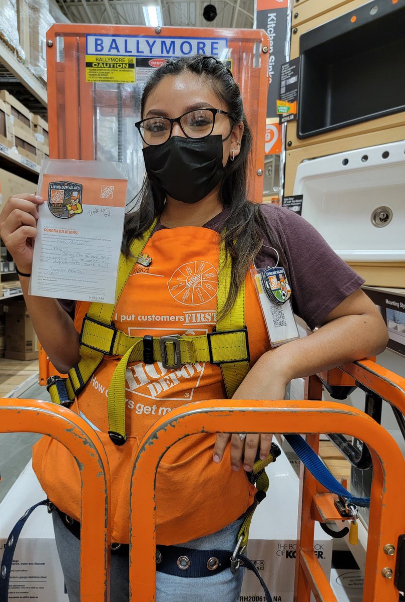 Big thanks to Flora for all she does to drive in-stock and customer service across D70 and D29! Congrats on the #HomerAwards, thank you! #THD8966 #8966GETSIT <a href="/JasonBallDM198/">Jason Ball DM198</a> <a href="/WerneckeNickie/">Nickie Wernecke</a> <a href="/LeahVienhage/">Leah Vienhage</a> @jasonhd8966 <a href="/DederaThomas/">Thomas Dedera</a> <a href="/JackieDS70/">Jackqueline Hernandez</a>