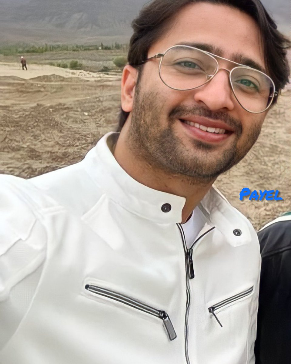 Payel2308's tweet photo. Hayyy..ye smile 😍😍 
Happy happy morning guys ❤️❤️
@Shaheer_S #ShaheerSheikh https://t.co/6NYghlQew2