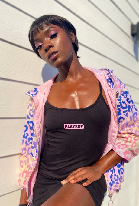 1 pic. Flex of the day ?

Foxy in @Playboy X @Missguided https://t.co/a5SNRrd0Bc