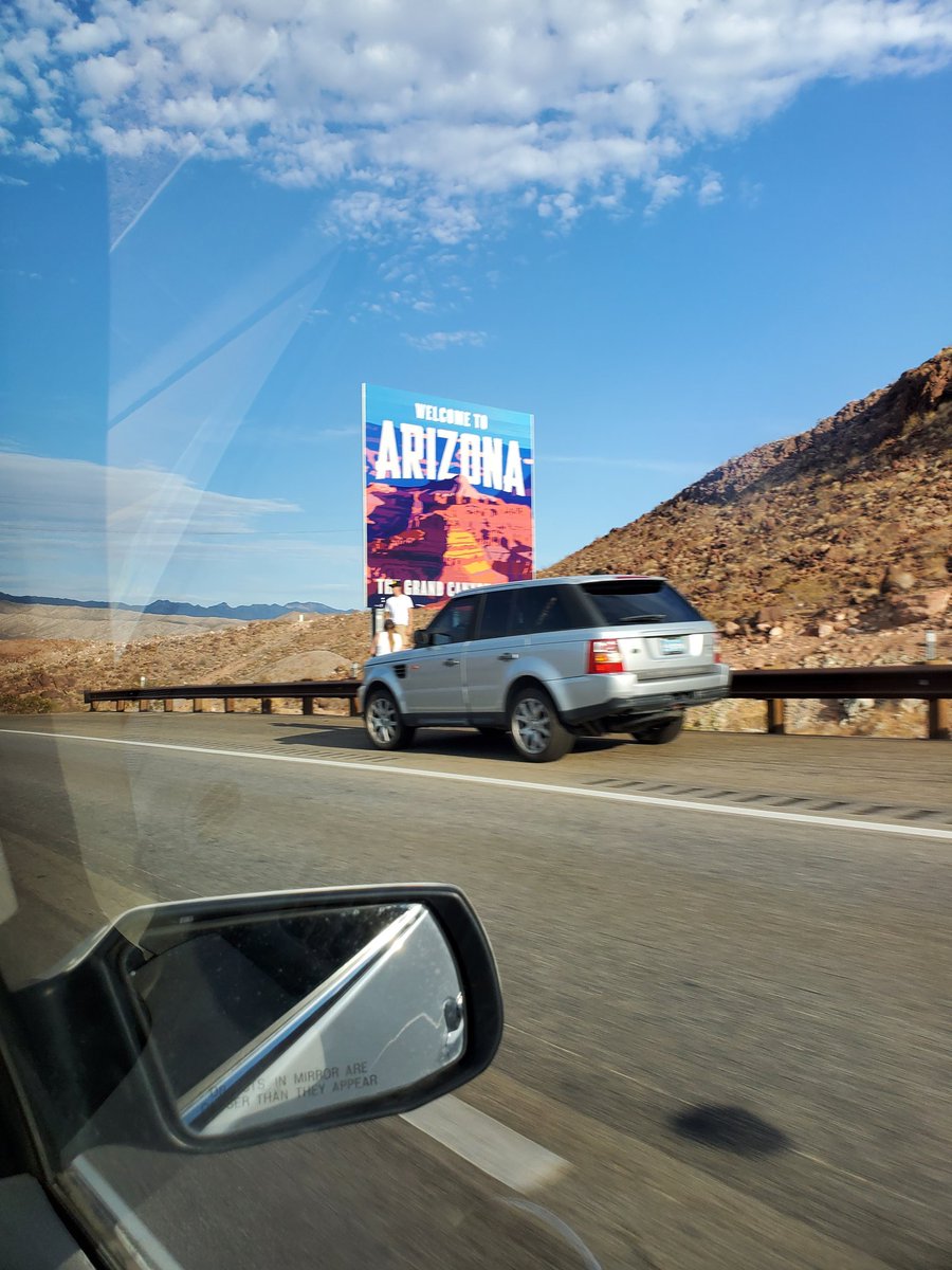 PyrOMG's tweet photo. Bye bye Nevada.

#MovingMayhem https://t.co/wxnlOy0DC6