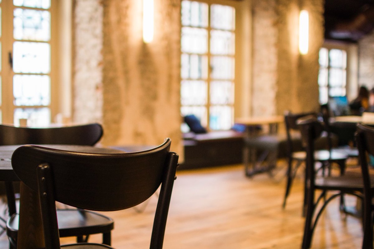 DiarioLibre's tweet photo. |#ActualidadDL | Restaurantes se unen en campaña #DéjennosTrabajar para pedir al Gobierno flexibilizar el toque de queda https://t.co/UWBJbE0NqL

#DiarioLibre #RedesSociales #ToquedeQueda #Restaurantes #Horarios https://t.co/tR3brOxmF5