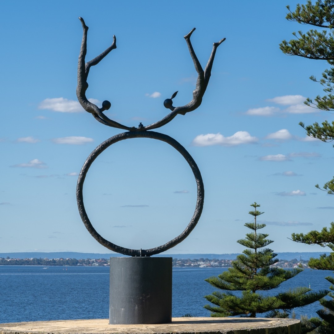 cityofmelville's tweet photo. #Habibi is the #artwork welcoming river-goers to #PointWalter.
The silicon #bronze #sculpture was part of the #SculpturebytheSea in 2013 and acquired by the City the same year. 'Habibi' is an Arabic word meaning 'friend' and was the inspiration for artist Ayad Alqaragholli. https://t.co/doRxW4ngXf