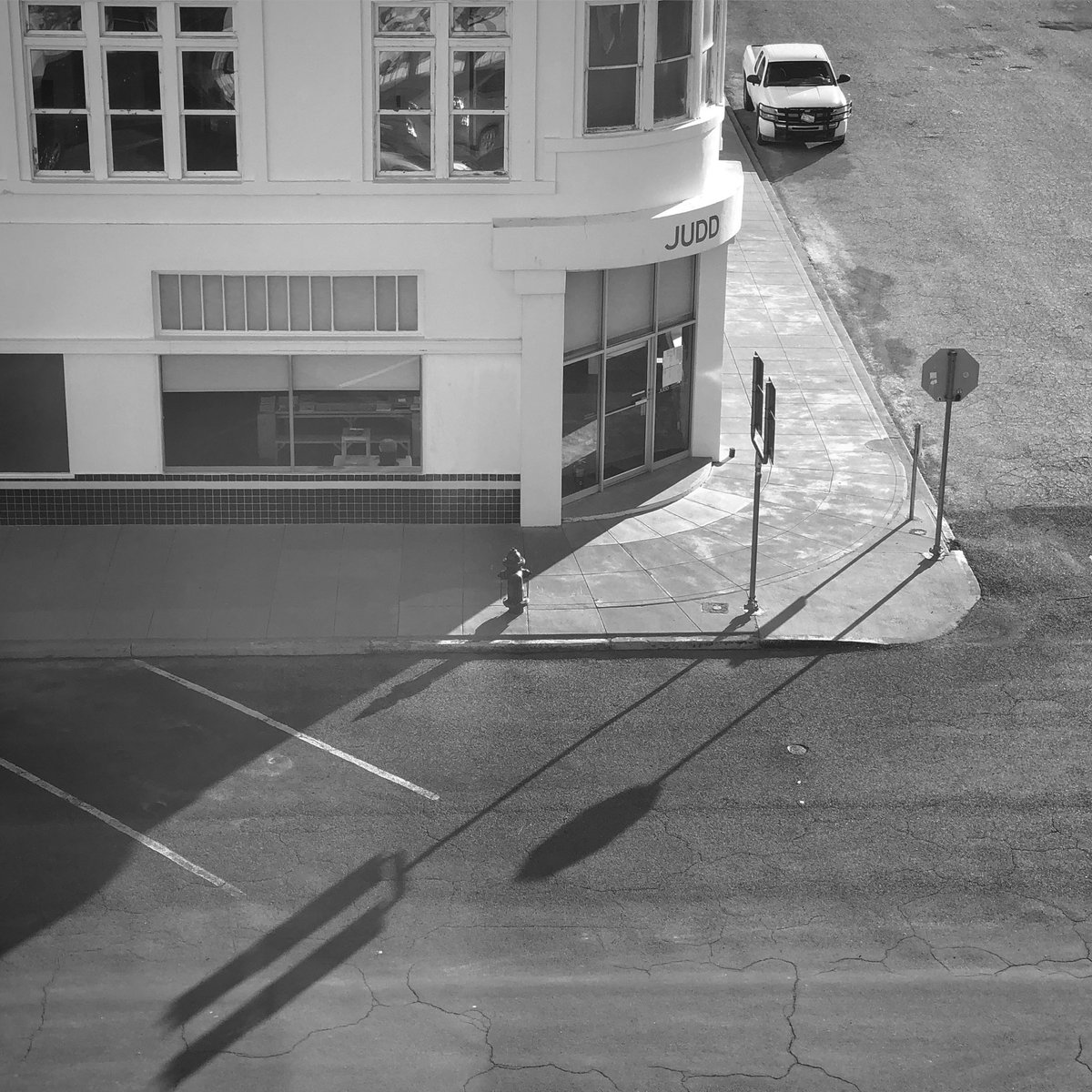 Visigot41219169's tweet photo. #foammagazine #leica #lensculture #magnumphotos #urbanphotography #street #bnw_rose #monochrome #architecture #streetphotography #bigbendnps #danflavin #aperturemagazine #streetphotography #bnwmood #leicaworld #music #chinatifoundation #bnw_experimentialism #judd #marfa https://t.co/SLsjCdIgis