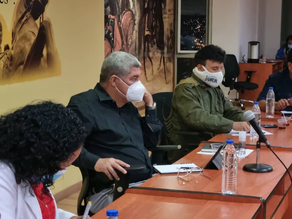 eduardopiate2's tweet photo. A esta hora estamos reunidos los partidos políticos de la revolución que conformamos el Gran Polo Patriótico (GPP), trabajando el tema de la unidad de las fuerzas políticas y sociales del chavismo para la mega elección del21/11/2021 @NicolasMaduro @dcabellor @PartidoPSUV https://t.co/VE8QmeoRYA