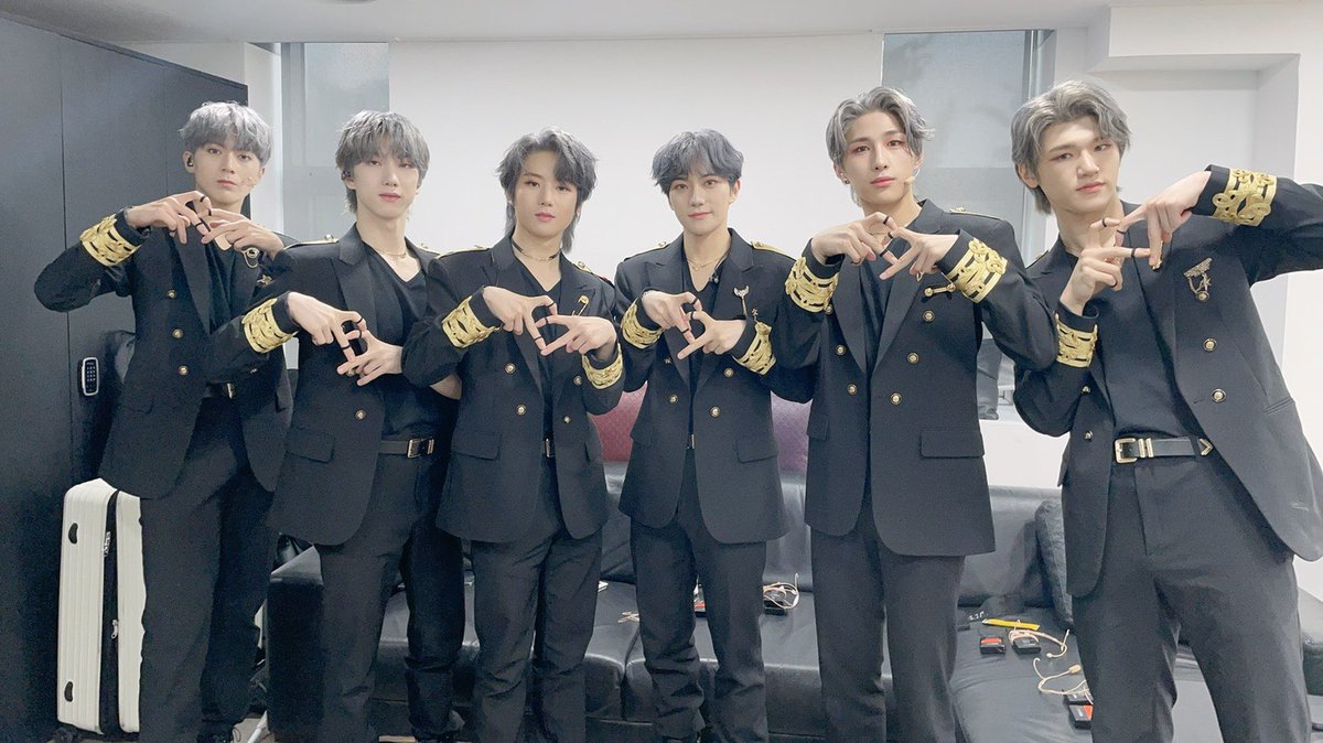 gwonui's tweet image. ㅡ [30/06/2021] 저스트비 데뷔. ♡

D-day is finally come, six people with the same dream meet each other just like destiny. This is the beginning, let's continue to walk on a flower path together 💗 @JUSTB_Official @JUSTB_twt 

#JUSTB #저스트비 💫