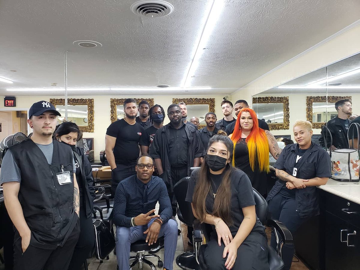Stopped by ATL Barber &amp; Beauty College and Profile Barber Institute and had the opportunity to speak to the students! We had a good time. 
#atlantabarbers #eachoneteachone #TeamLuckySpot #atlantabarberschools #ATL #atlbarberandbeauty #barbershop #barbers #walmartbarbershop