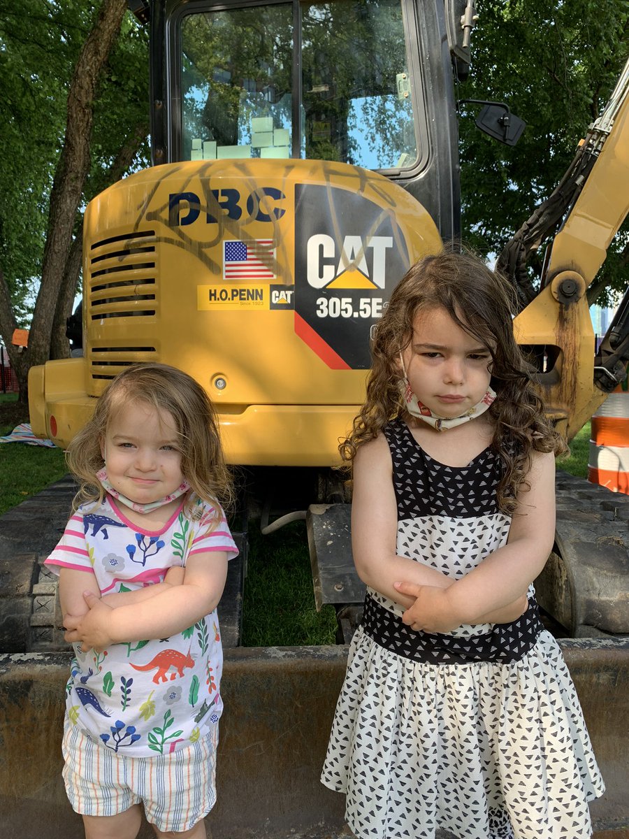 knishknish's tweet photo. Dear @NYGovCuomo, we have been camped out in the heat waiting for you to answer our calls to have a conversation about your plans to cut down our trees, pave over our grass &amp; reduce the grass space our kids use to play #pausethesaws @SenSchumer @BrianKavanaghNY @RepJerryNadler https://t.co/pbIogn61NS