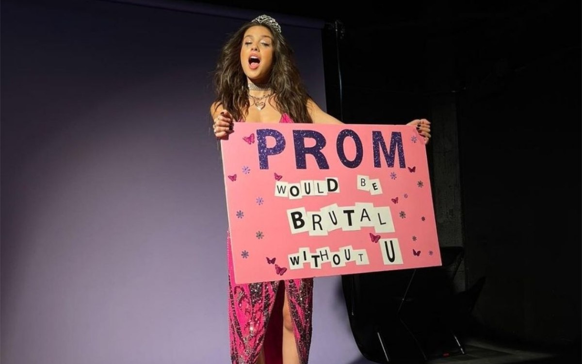 averdadedafama's tweet photo. Olivia Rodrigo apresenta o livestream "Sour Prom Concert Film".

+ https://t.co/fGSfVOmAJ1 https://t.co/DULaU0zALD