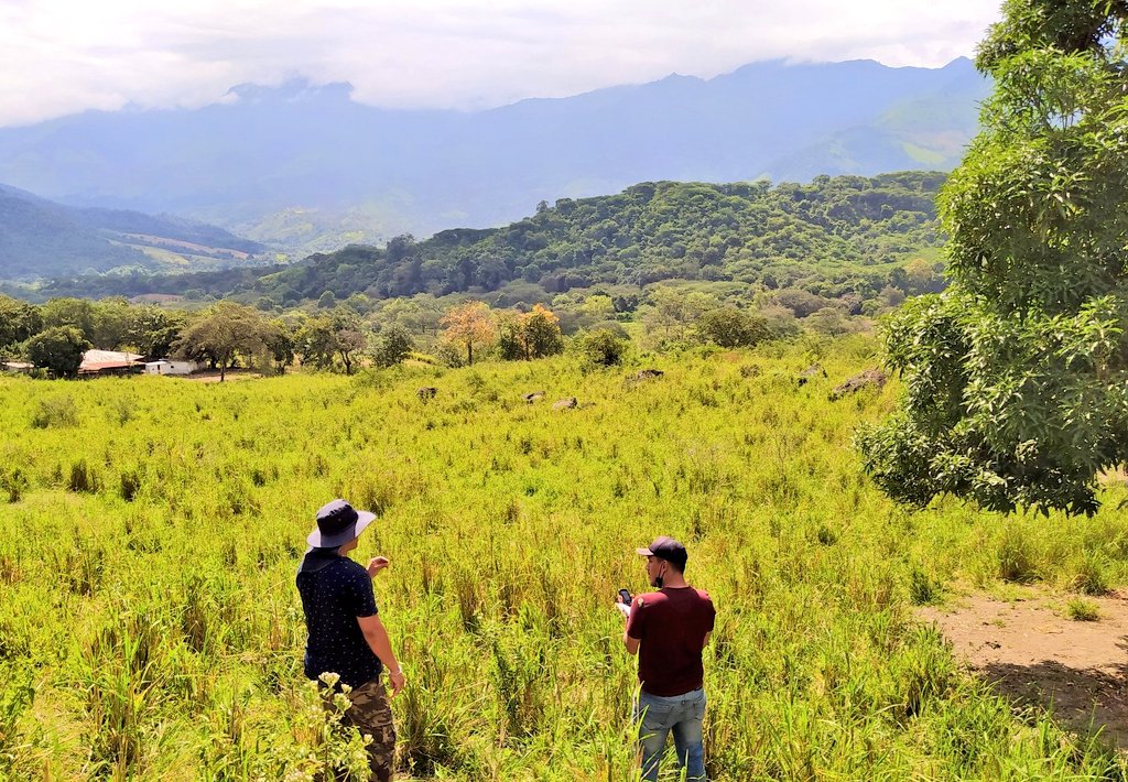 ¡Fomentamos el uso eficiente del agua! 👨‍🌾👩‍🌾💦

La Subsecretaría de Irrigación Parcelaria Tecnificada a través de @AgriculturaLoja, realiza el levantamiento información de 33 predios, en 9 cantones de la provincia, para formular gratuitamente Diseños Individuales Riego Parcelario.