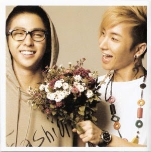 princekibum21's tweet photo. Happy birthday boss @princeteukx 🎉🎂
Salamat sa pa flowers kahit ikaw ang may birthday. Kinilig ako hyung 🤭☺️
@SJCoffeePrince @special1004
#이세상에_특별한_이특의_하루
#HappyLeeTeukDay
#AngelWithoutWings https://t.co/9zr4Erf9ev