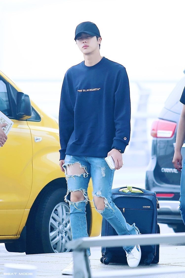 napakadevil's tweet photo. ㅤ

ㅤㅤ━━━🔔| napakadevil posted
⠀  ㅤㅤㅤㅤㅤ 2 new photos!
ㅤㅤ 
                📍     10:30 : NAIA
               
                      ❛ Too early to work. ❜ 

ㅤ https://t.co/JalecL6US0