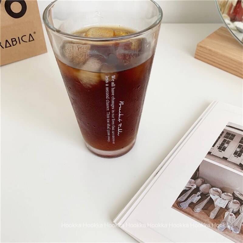 jipata_pre's tweet photo. มันมีความตะมุตะมิ 

 พร้อมส่งเลย 
ทั้งเซ็ต 175 บาท 

แก้วน้ำแอ็ปเปิ้ล ขนาด 450 ml เหมือนภาพเป๊ะ

#แก้วน้ำ #มินิมอล #พร็อพถ่ายรูป  #ต้องมีแล้วหละ https://t.co/Hk8R7h6Vmt