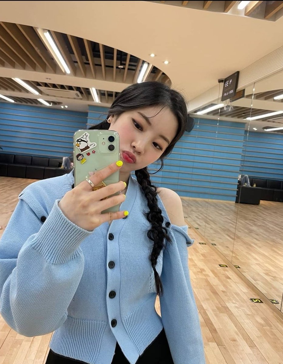 JKGLAM0UR's tweet image. espero que seja só um engano nosso, mas mesmo assim nunca é demais pra demonstrar carinho. meu amor, se cuida, eu te amo tanto e só quero o teu bem ♡

PROTECT DAHYUN AT ALL COST 
#WeLoveYouDahyun #ProtectDahyun #DAHYUN #다현 @JYPETWICE