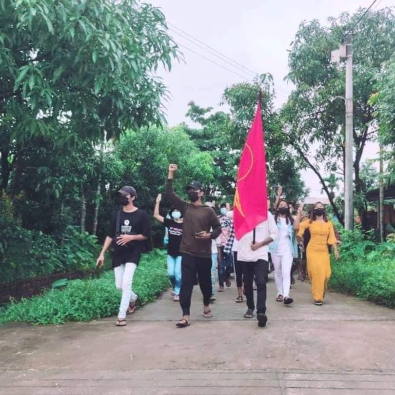 AeriHan932's tweet photo. Dawei’s coalition strike and revolutionary youths strike joined forces together this morning to protest against terrorist regime. #WhatsHappeningInMyanmar #July1Coup #MilkTeaAlliance https://t.co/PLunJnSKwO