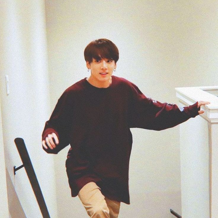 llowrent's tweet photo. TAEKOOK AU LOKAL
— terik (tetangga berisik)

hanya keseharian taehyvng yang selalu diganggu tetangga barunya.

tags: fluff , crack https://t.co/uuHGwTsStJ